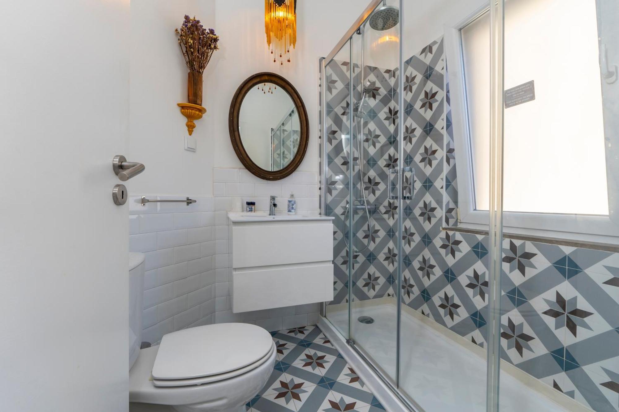 Portuguese Charm In Apartment Lissabon